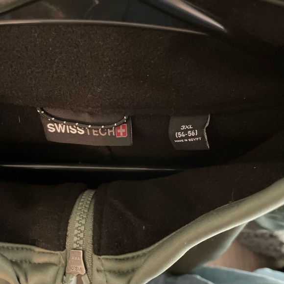 Swiss Tech Men's Midnight Green Softshell Jacket
Size 3XL-NWT - Picture 9 of 9